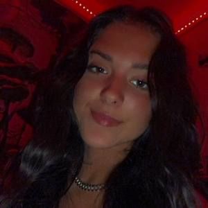 Meet your Posher, Yana